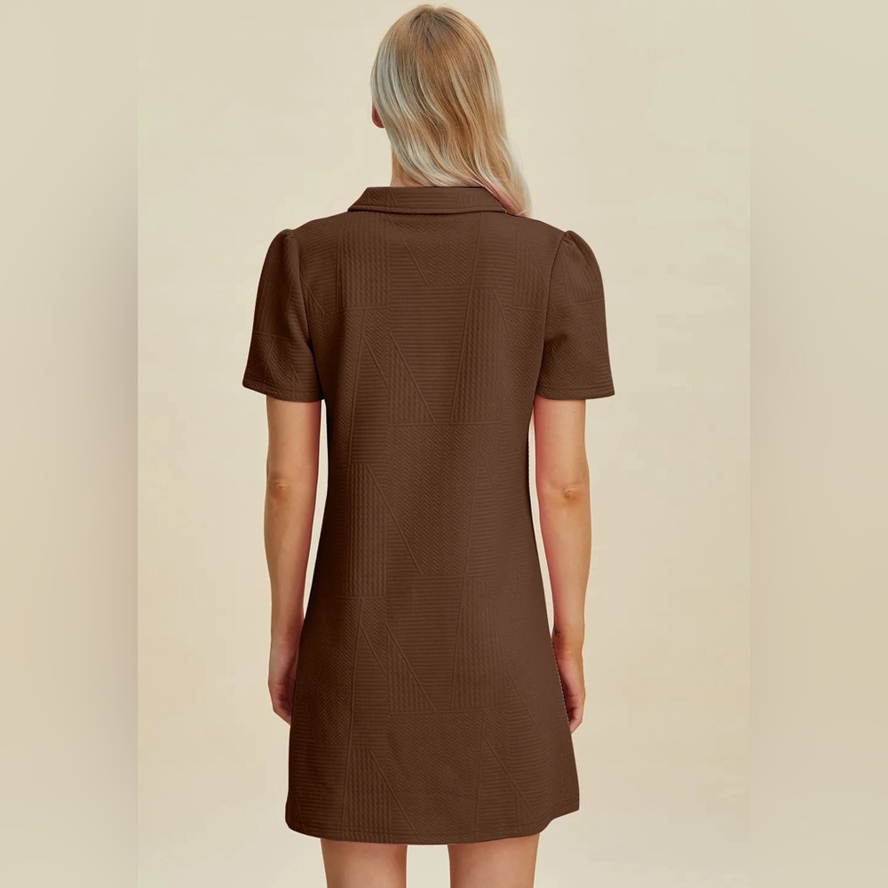 Minimalist Texture Short Sleeve Dress - Picture 11 of 13